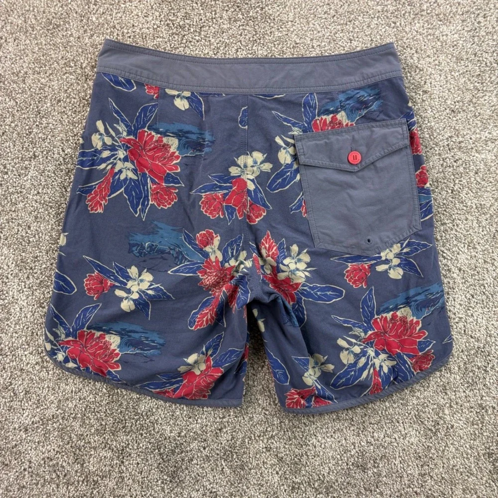 Patagonia Wavefarer Board Shorts Mens 31 Scallop Hem Nylon Floral Trunks 86731